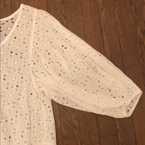 White blouse - Picture 4 of 4